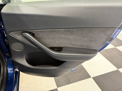 Used 2021 Tesla Model Y Standard Range image 25