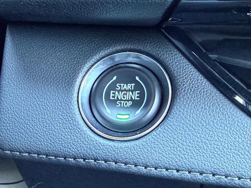 Used 2025 Buick Enclave Preferred image 16