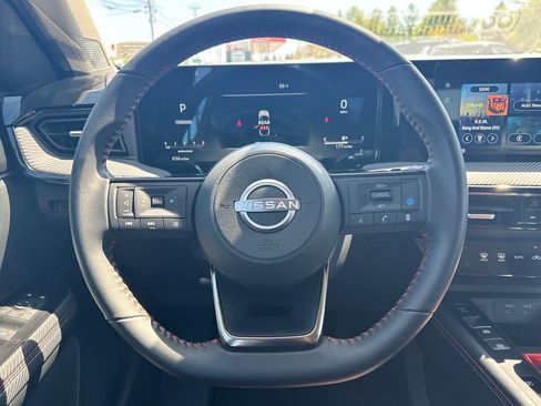 Certified 2025 Nissan Kicks SR image 16