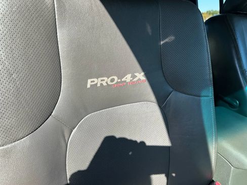 Used 2012 Nissan Xterra PRO-4X w/ Pro-4x Leather Pkg image 25
