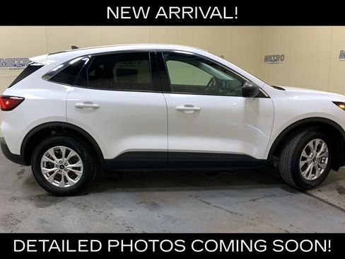 Used 2023 Ford Escape Active AWD/4WD image 2