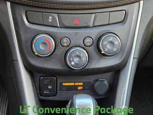 Used 2020 Chevrolet Trax LT w/ Sun & Sound Package AWD/4WD image 21