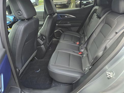 New 2026 Chevrolet Equinox EV LT image 18