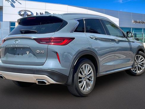 Used 2023 INFINITI QX50 Luxe FWD image 2