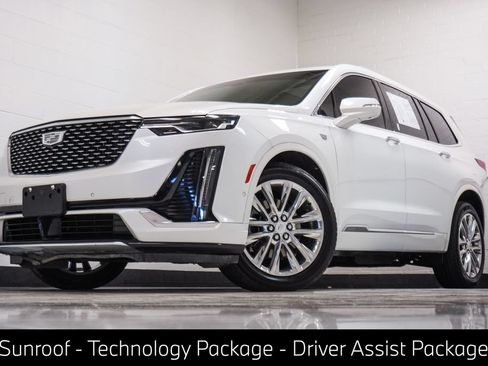 Used 2022 Cadillac XT6 Premium Luxury w/ Technology Package FWD image 1