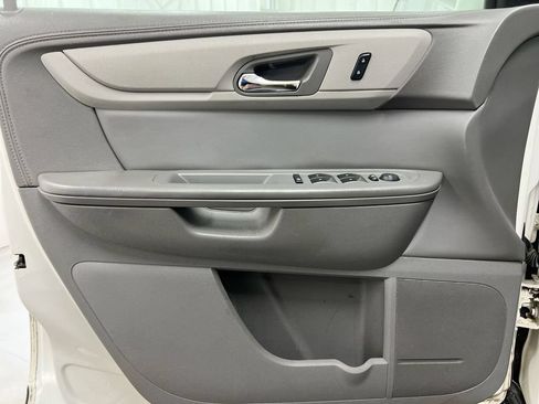 Used 2015 Chevrolet Traverse LT FWD image 15