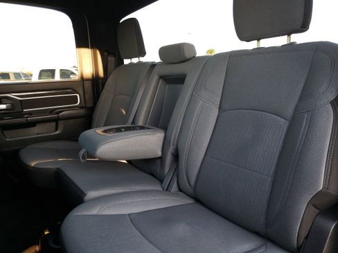 Used 2024 RAM 3500 Big Horn image 24