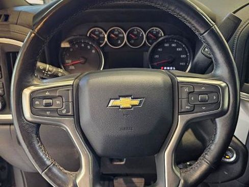 Used 2022 Chevrolet Silverado 1500 LT AWD/4WD image 16