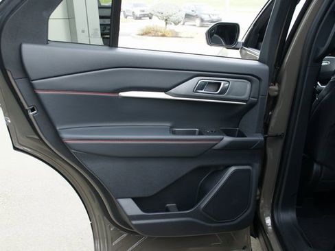 New 2026 Ford Explorer ST-Line w/ ST-Line Street Pack image 26