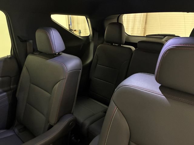 Used 2025 Chevrolet Traverse Z71 w/ Enhanced Driving Package AWD/4WD image 18