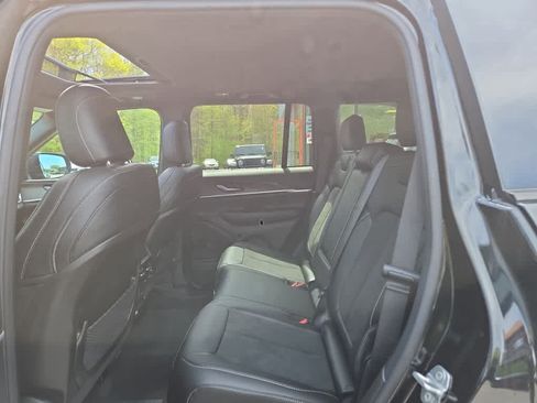 New 2026 Jeep Grand Cherokee Altitude AWD/4WD image 22