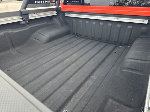 Used 2025 Nissan Frontier PRO-4X w/ Pro Premium Package image 12