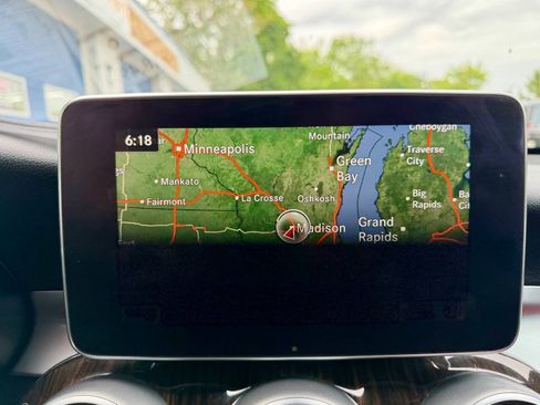 Used 2017 Mercedes-Benz GLC 300 4MATIC image 38