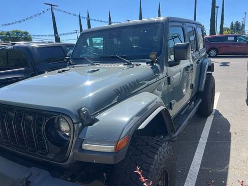 Used 2025 Jeep Wrangler Unlimited Sport AWD/4WD image 2