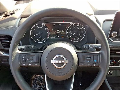 Used 2023 Nissan Rogue SV image 14