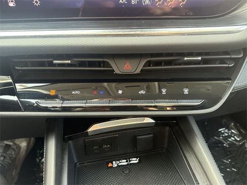 Used 2024 Buick Envision Preferred image 18