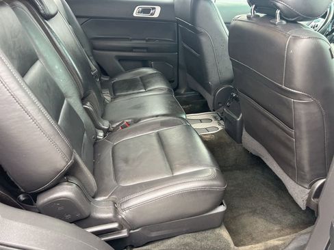 Used 2015 Ford Explorer XLT w/ Equipment Group 202A image 27