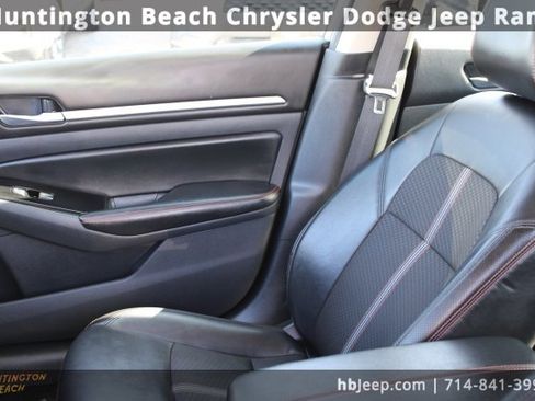 Used 2024 Nissan Altima 2.5 SR image 27