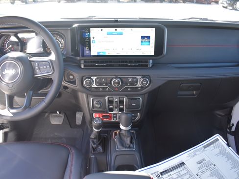 New 2025 Jeep Gladiator Rubicon w/ Convenience Group image 20