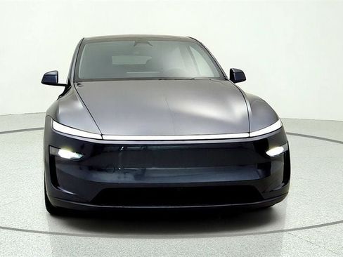 Used 2026 Tesla Model Y Long Range AWD/4WD image 2