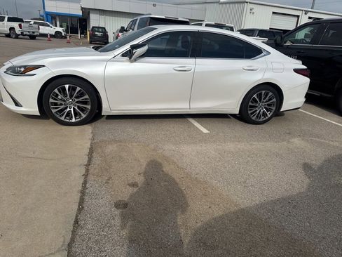 Used 2021 Lexus ES 350 w/ Premium Package image 4