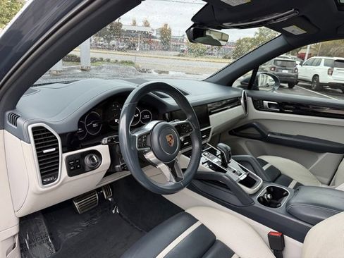 Used 2019 Porsche Cayenne S image 12