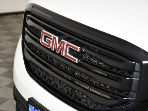 Used 2019 GMC Acadia SLT w/ Black Edition AWD/4WD image 11