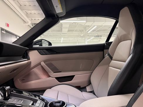 Certified 2025 Porsche 911 Carrera image 15