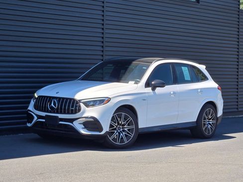 Used 2025 Mercedes-Benz GLC 43 AMG 4MATIC image 2