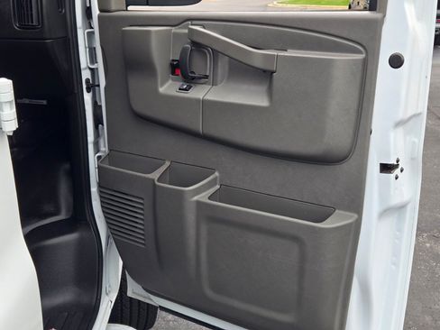 Certified 2024 GMC Savana 2500 w/ Driver Convenience Package RWD image 5
