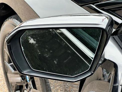 Used 2025 BMW iX xDrive50 AWD/4WD image 13