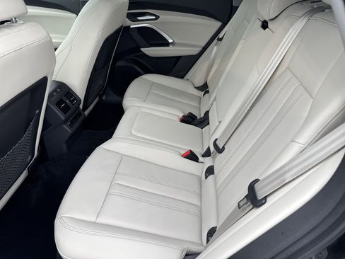 Certified 2025 Audi Q5 Premium w/ Convenience Package AWD/4WD image 6