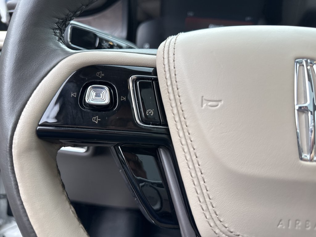 Used 2023 Lincoln Aviator Reserve w/ Elements Package Plus AWD/4WD image 25