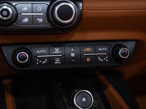 Used 2020 Ferrari Portofino RWD image 51