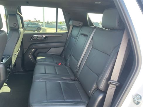 Used 2025 Chevrolet Tahoe LT AWD/4WD image 8