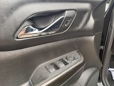 Used 2018 GMC Acadia SLT AWD/4WD image 18
