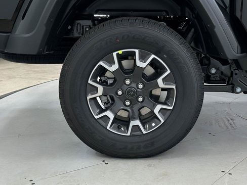 New 2025 Jeep Gladiator Sport w/ Premium Package image 36