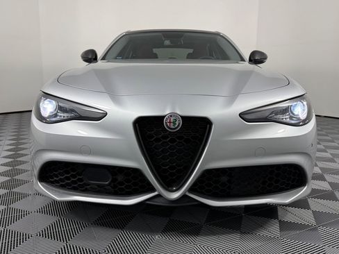 Used 2019 Alfa Romeo Giulia w/ Quick Order Package 22K Sport image 6