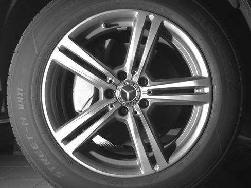 Used 2022 Mercedes-Benz GLC 300 w/ Premium Package Lite image 18