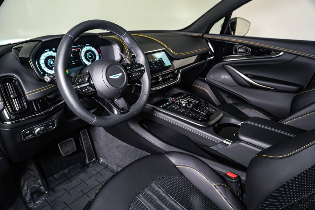 Used 2026 Aston Martin DBX 707 AWD/4WD image 23