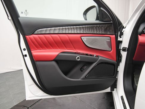 New 2026 Maserati Grecale Modena image 41