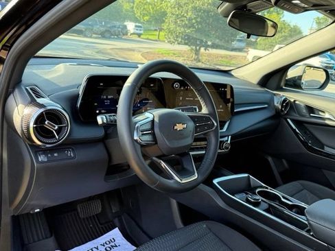 Used 2026 Chevrolet Equinox LT w/ LPO, Floor Liner Package FWD image 16