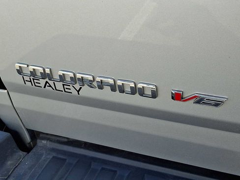 Used 2017 Chevrolet Colorado LT w/ LT Convenience Package image 29