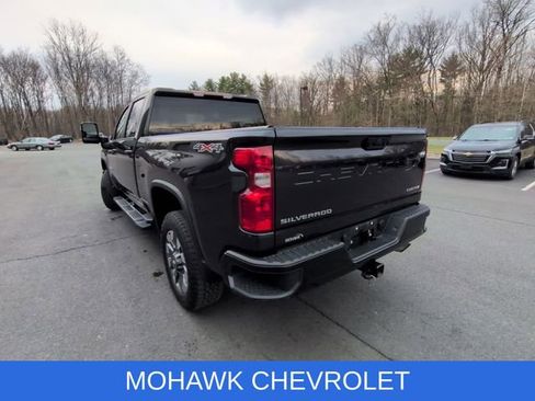 Used 2024 Chevrolet Silverado 2500 Custom w/ Custom Convenience Package image 3