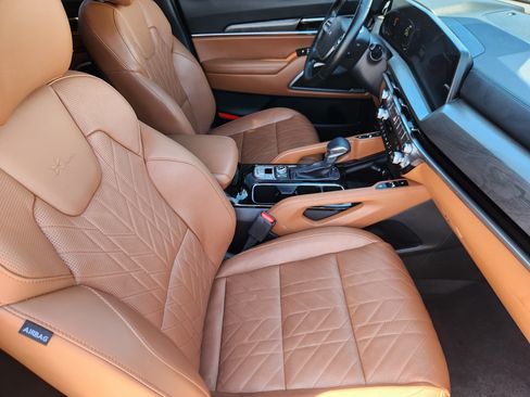 Used 2025 Kia Telluride EX X-Line AWD/4WD image 16
