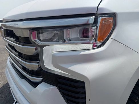 Used 2024 Chevrolet Silverado 1500 High Country AWD/4WD image 11