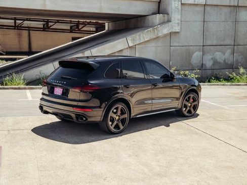 Used 2016 Porsche Cayenne Turbo AWD/4WD image 47