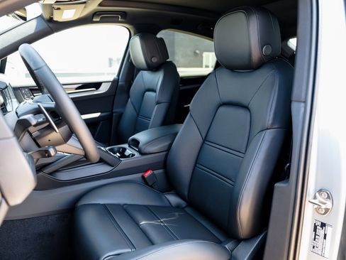 Certified 2025 Porsche Cayenne Coupe image 5