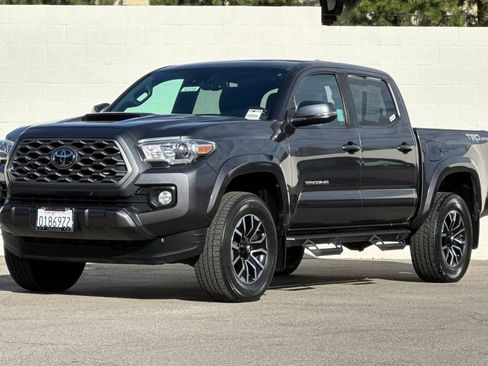 Used 2020 Toyota Tacoma TRD Sport w/ Technology Package image 10