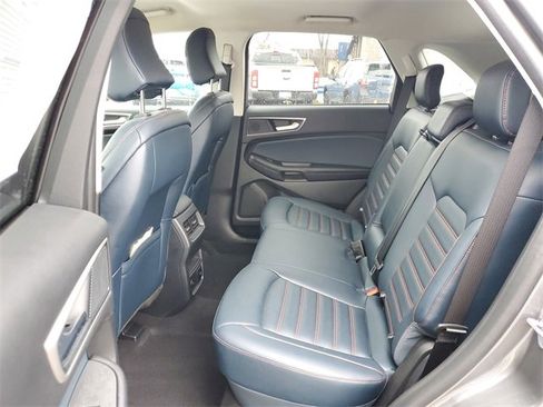 Used 2024 Ford Edge SEL w/ Sport Appearance Package image 29